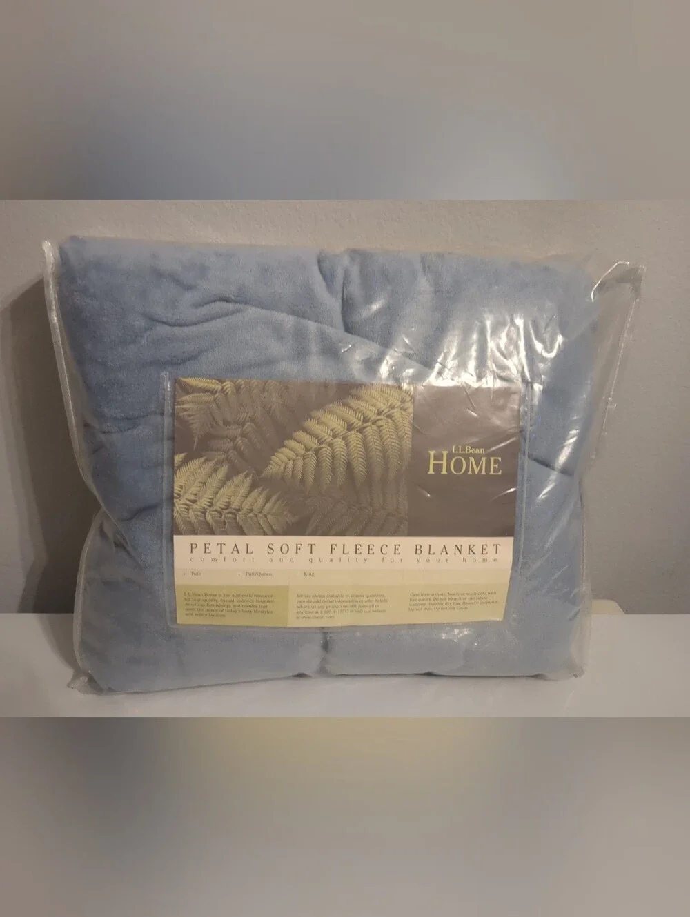 L.L. Bean Petal Soft Fleece Blanket Bay Blue 68